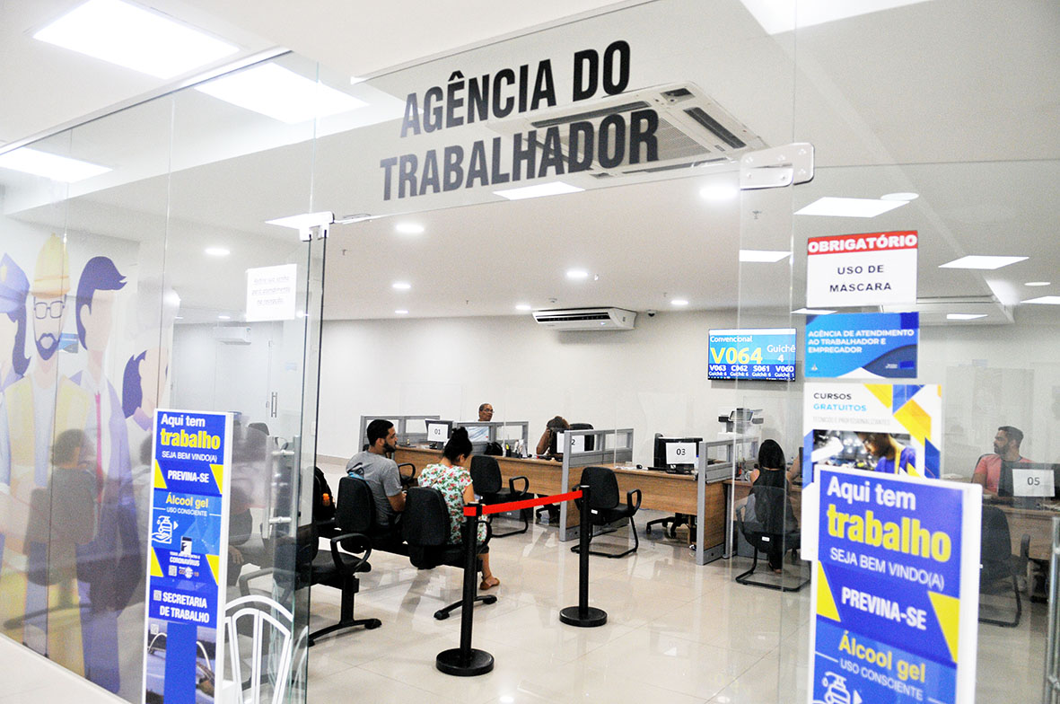 Agências do trabalhador do Distrito Federal oferecem 1.589 vagas com salários de até R$ 3,6 mil