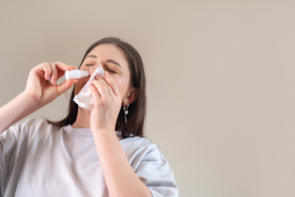 Baixa umidade do ar provoca ressecamento de nariz e garganta e exige cuidados com higiene nasal e hidratação