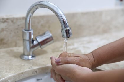 Manutenção no abastecimento de água atinge diversas regiões do Distrito Federal nesta quinta-feira