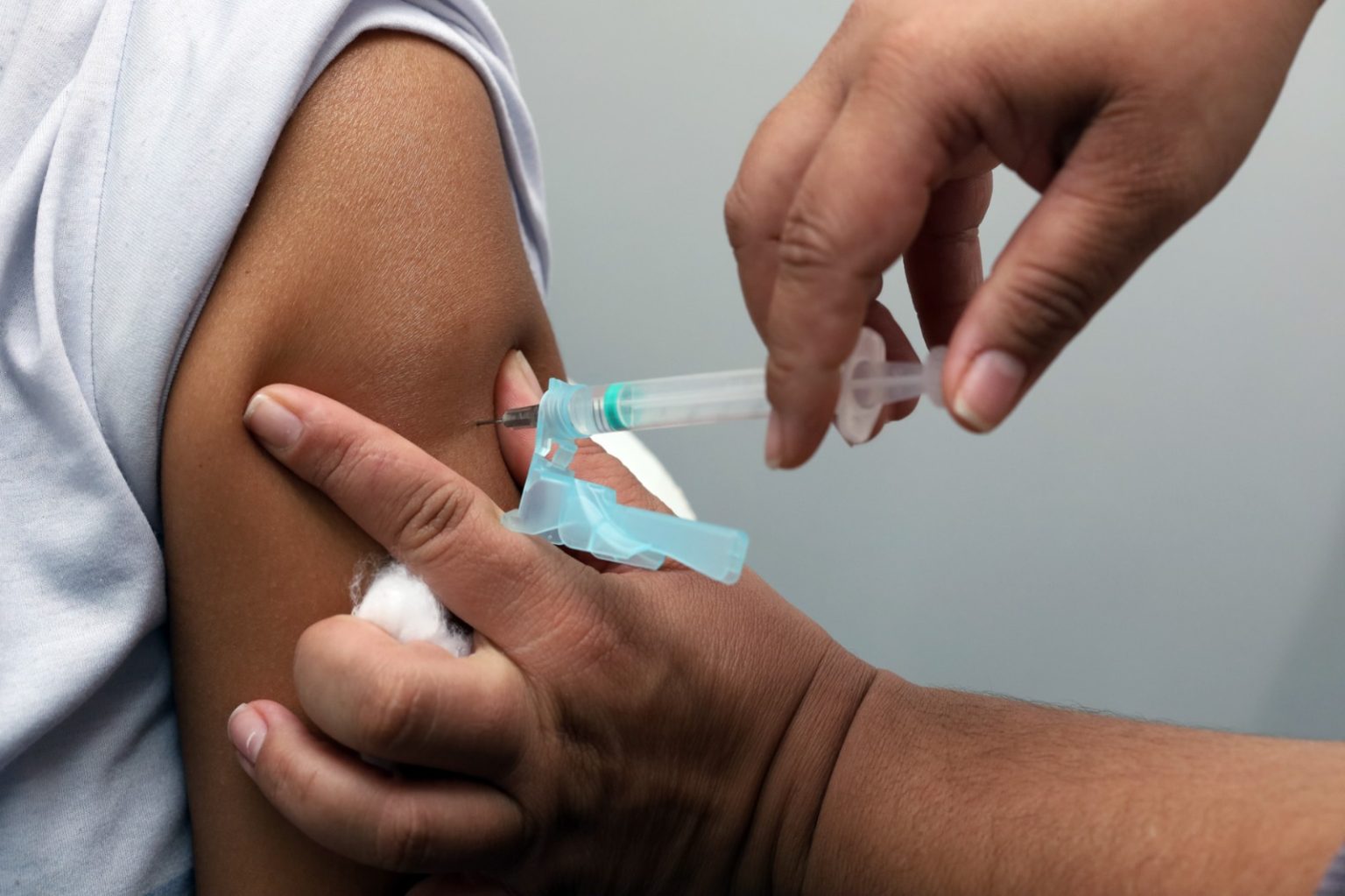 Campanha de vacinação no Distrito Federal oferece doses contra várias doenças neste sábado (15)