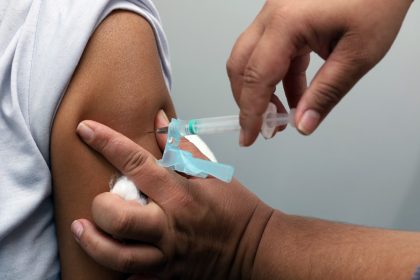 Campanha de vacinação no Distrito Federal oferece doses contra várias doenças neste sábado (15)