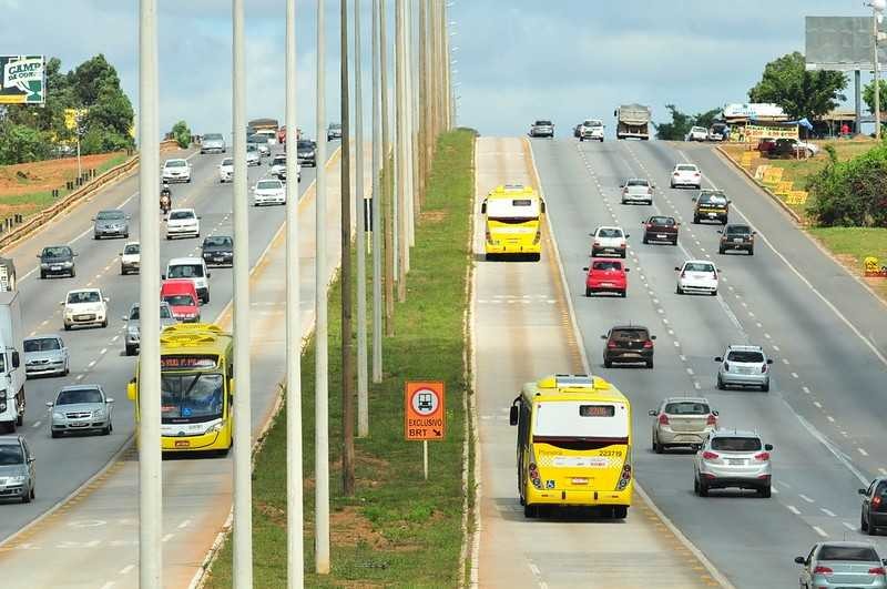 Corredor Exclusivo do BRT Sul passa a permitir circulação de taxistas do Distrito Federal por 90 dias