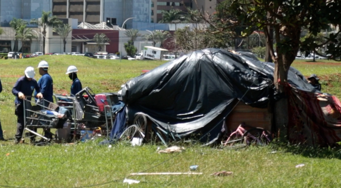Serviço de acolhimento a pessoas em situação de rua acontece em Taguatinga com retirada de pertences em depósito