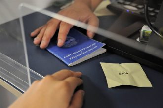 Agências do Trabalhador do Distrito Federal oferecem 732 vagas com destaque para mecânico de veículos e operador de caixa