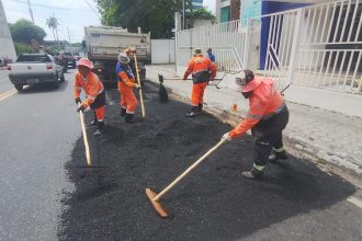 Prefeitura de Manaus conclui recuperação asfáltica na rua Professor Marciano Armond e melhora mobilidade no bairro Adrianópolis
