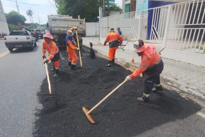 Prefeitura de Manaus conclui recuperação asfáltica na rua Professor Marciano Armond e melhora mobilidade no bairro Adrianópolis