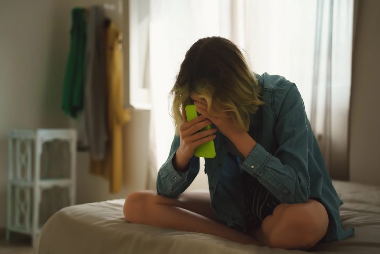 Nova lei amplia penas por violência sexual contra criança ou adolescente e regulamenta ronda virtual nas redes