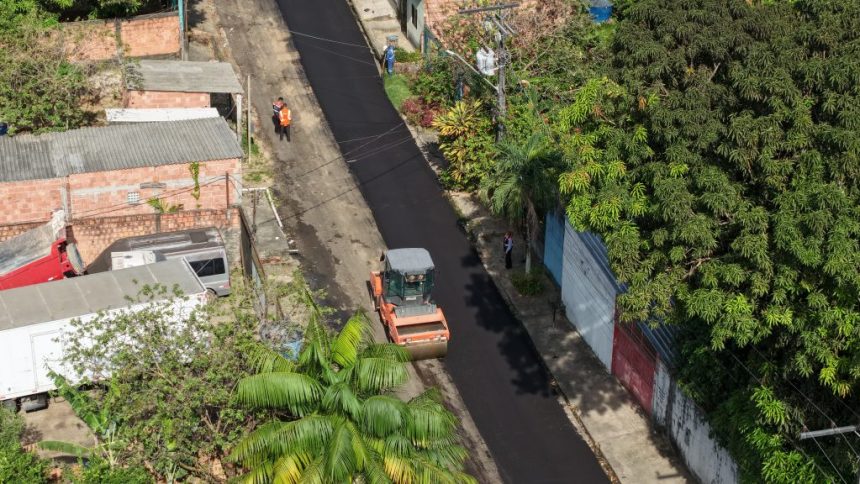 Prefeitura de Manaus conclui recapeamento na rua Praia de Itamaracá e melhora mobilidade no Parque Rio Solimões