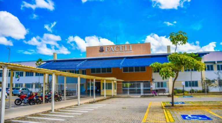 Projeto cria Programa de Apoio às Instituições Municipais de Educação Superior e prevê bolsas para estudantes