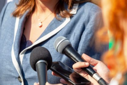 Projeto amplia definição de violência política contra a mulher e inclui vídeos gerados por inteligência artificial
