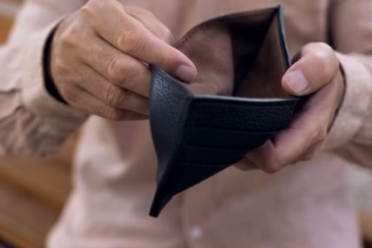 PL 3150/26 institui Lei de Defesa do Trabalhador Endividado e limita descontos em folha de pagamento