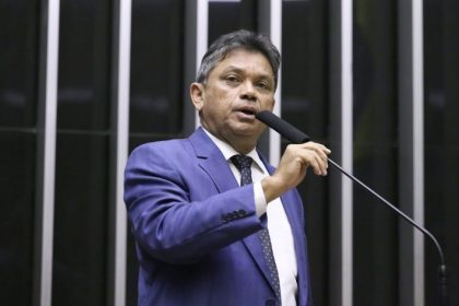 Comissão aprova projeto que garante uso de uniforme escolar adaptado a alunos com deficiência em escolas públicas e privadas