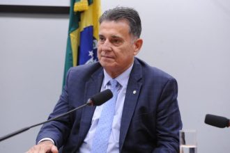 Comissão da Câmara aprova regras para uso de inteligência artificial na segurança pública com supervisão humana