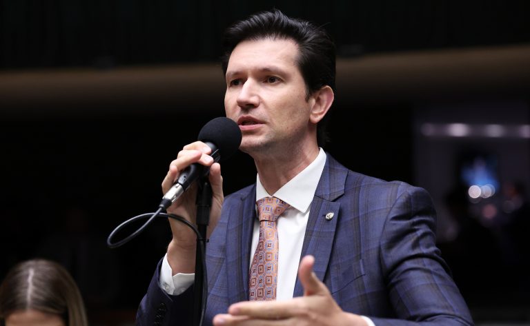 Câmara aprova regra que proíbe cobrança de taxas em parques públicos concedidos à iniciativa privada