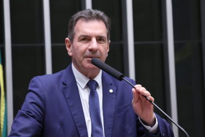 Comissão da Câmara aprova projeto que tipifica uso de animais no tráfico de drogas com penas de prisão