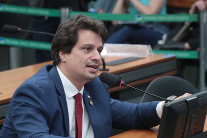 Comissão da Câmara aprova projeto que cria Política Nacional de fomento à IA Brasileira com incentivos fiscais
