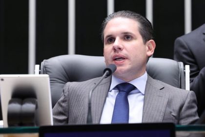 Câmara pode votar PLP 114/2026 nesta terça para reduzir impostos sobre combustíveis e incluir medidas adicionais do governo
