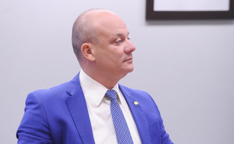 Conselho de Ética aprova prosseguimento de representação contra Erika Hilton por post na plataforma X em março