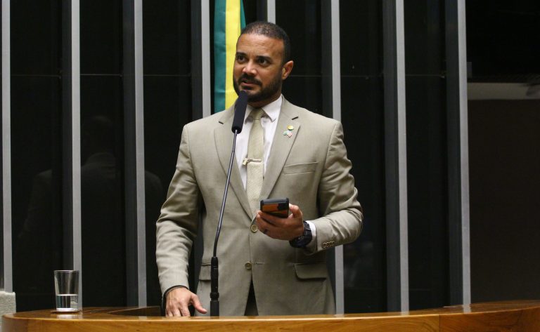 Comissão de Segurança da Câmara aprova projeto que prevê bloqueio de bens e medidas para prevenir fraudes financeiras