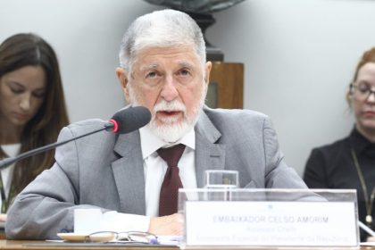 Celso Amorim afirma que vídeo dos Estados Unidos autoriza ações militares e relaciona tema ao tarifaço e vistos