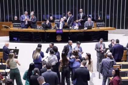 Plenario aprova cassacao carteira motorista para quem abandonar animal na rua e encaminha texto ao Senado