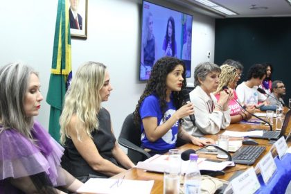 Audiência na Câmara aponta aumento da misoginia e da violência contra mulheres em universidades e escolas
