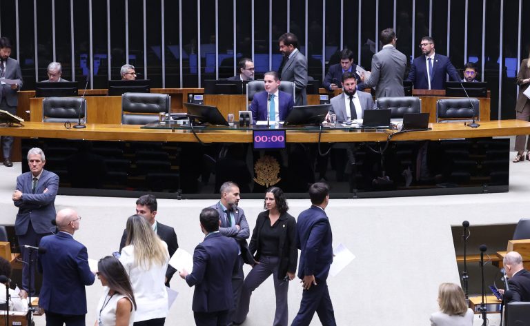 Câmara aprova ratificação de acordo internacional para prevenir pesca ilegal por meio do controle dos portos