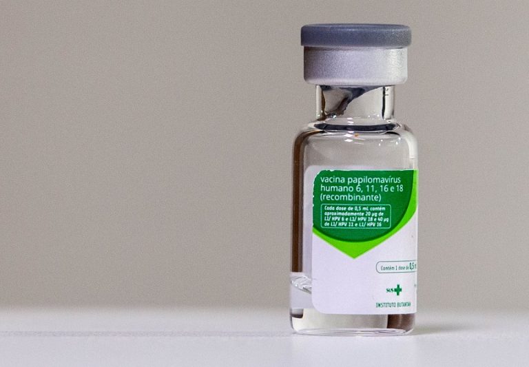 Projeto prevê vacina contra HPV obrigatória e testes moleculares para rastreamento do câncer do colo do útero