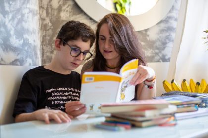Projeto autoriza dedução do imposto de renda para despesas de educação de dependentes autistas na Câmara