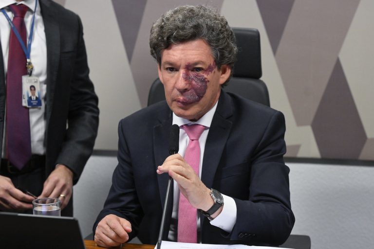 Comissão mista adia votação da medida provisória 1357/26 que zera imposto sobre compras até US$ 50
