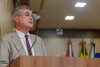 Palestra na Esmam discute legado de Ronald Dworkin e critica uso excessivo de princípios nas decisões judiciais