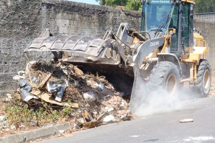Prefeitura de Manaus intensifica combate às lixeiras irregulares na Colônia Terra Nova e prevê retirar cerca de 300 toneladas