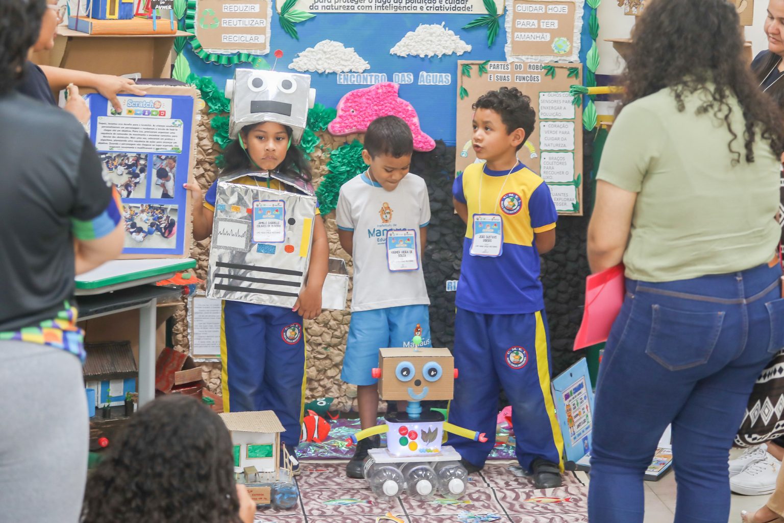 Seletiva Pré-ExpoCreati reúne cerca de 60 estudantes de Manaus para mostrar projetos de tecnologia e robótica