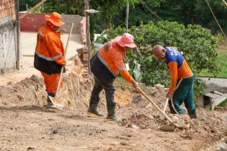 Manaus inicia obras de drenagem e infraestrutura na rua Júlia Vasconcelos para melhorar o acesso de moradores