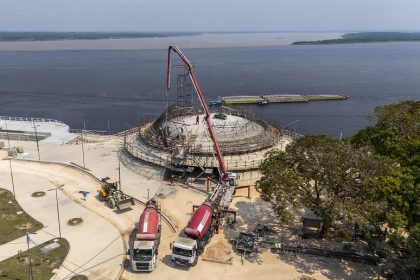 Concretagem das estruturas do Encontro das Águas em Manaus avança com lançamento de 60 metros cúbicos