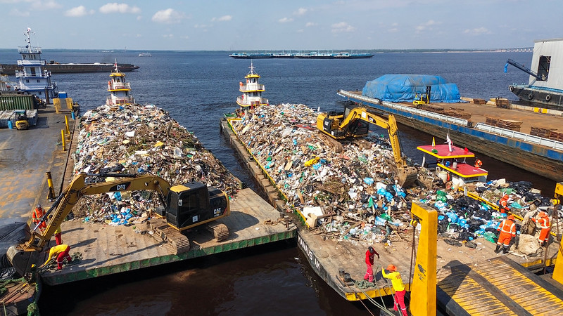 Manaus realiza 8ª operação de transbordo de resíduos e encaminha mais de 400 toneladas ao aterro sanitário