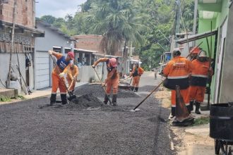 Prefeitura de Manaus inicia recapeamento da rua Cavaquinho e renova pavimento no Colônia Terra Nova