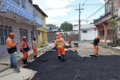 Prefeitura de Manaus realiza manutenção asfáltica em três vias do Eldorado no Parque 10 de Novembro