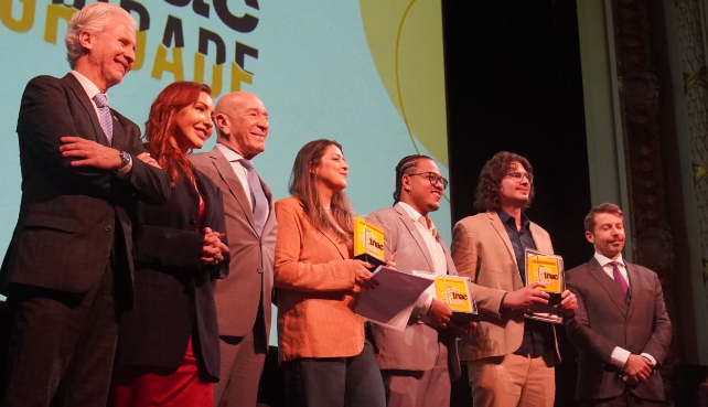 Jornalista Paula Litaiff participa de premiação nacional para jornalistas locais