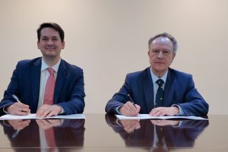 ABIF e Microsoft firmam acordo em Santiago para reforçar cibersegurança do setor financeiro chileno