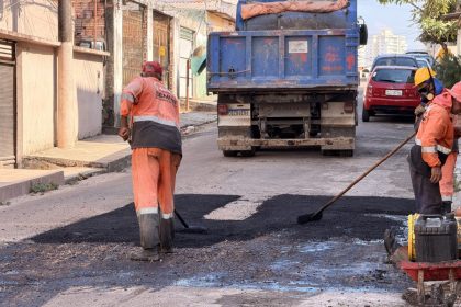 Prefeitura de Manaus executa recuperação asfáltica nas ruas Frei Caneca e Antônio Lobo Sobrinho no Dom Pedro