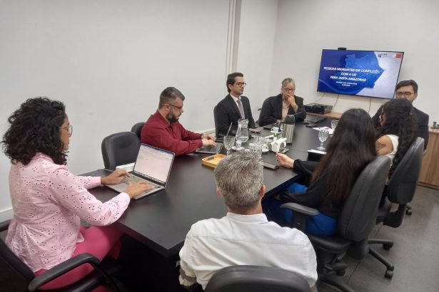 Reunião no Amazonas define fluxos de assistência para pessoas migrantes privadas de liberdade e egressas do sistema prisional