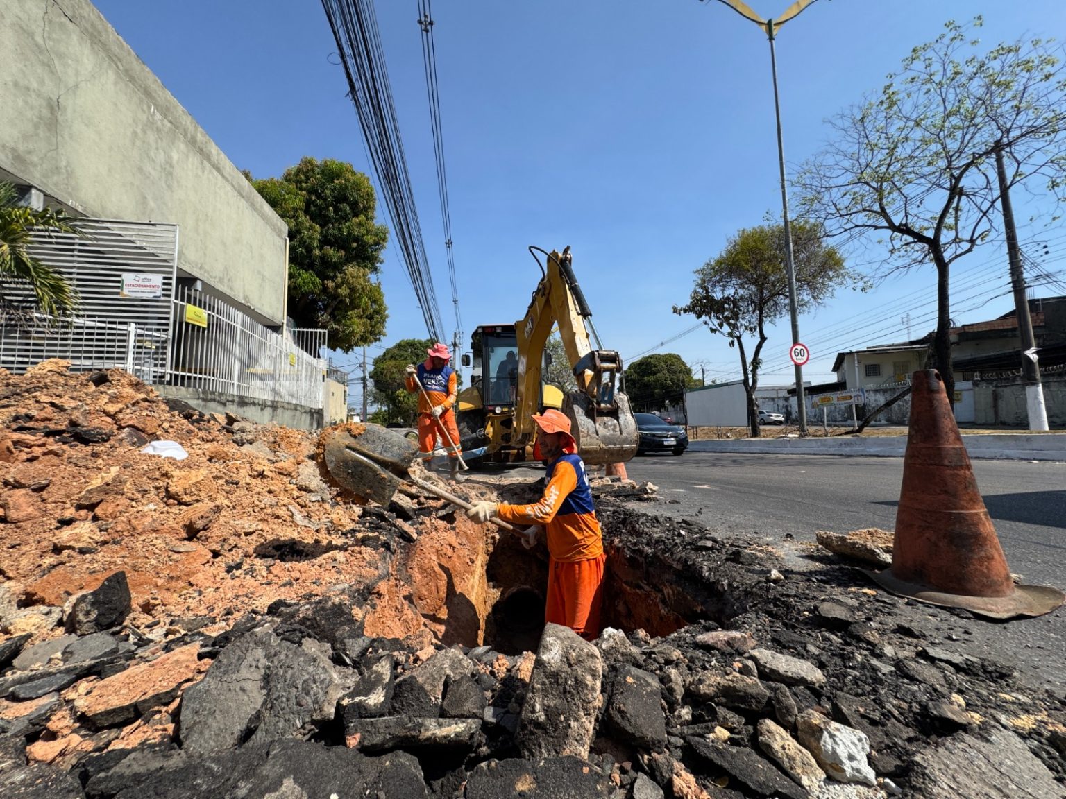Prefeitura de Manaus inicia recuperação da drenagem profunda na avenida General Rodrigo Otávio no Japiim 2