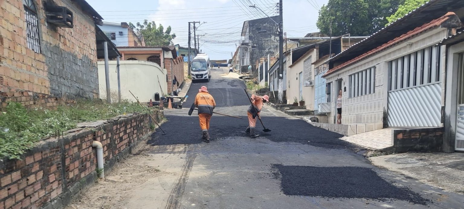 Prefeitura de Manaus amplia recuperação asfáltica com nova frente de trabalho na rua Itaueira no bairro Cidade Nova