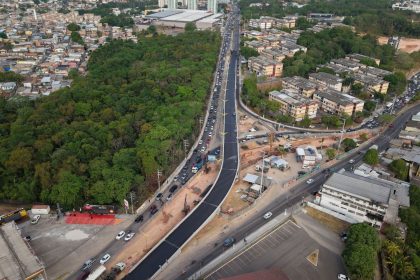 Prefeitura de Manaus conclui pavimentação da alça superior do complexo viário Passarão e mantém frentes de obra ativas