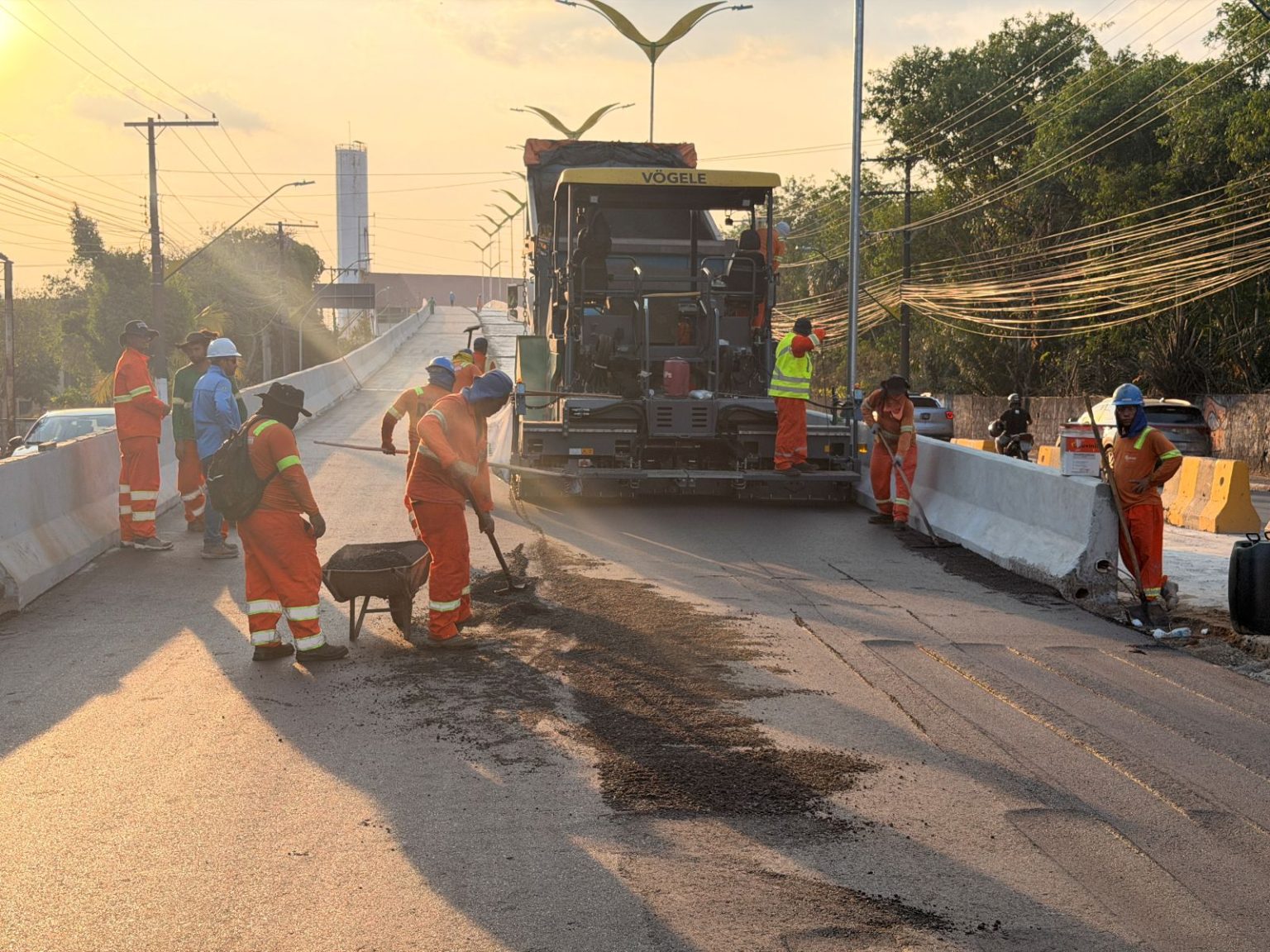 Prefeitura de Manaus conclui pavimentação da primeira faixa da alça viária superior do complexo Passarão na zona Oeste