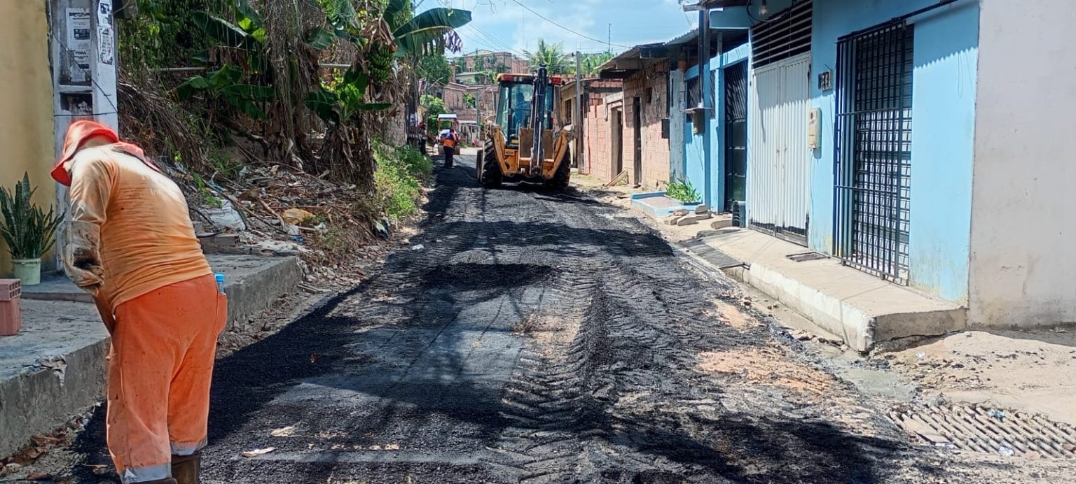 Prefeitura de Manaus realiza recuperação asfáltica na rua Buriti e amplia manutenção viária no Monte das Oliveiras