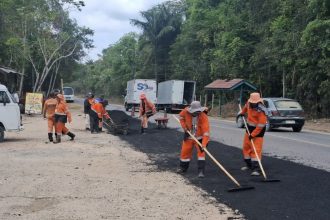 Prefeitura de Manaus conclui recuperação da rua da Floresta no Tarumã e reforça manutenção viária na zona Oeste