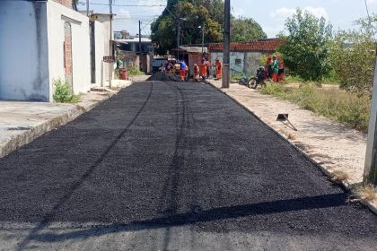 Prefeitura de Manaus realiza recuperação de via com manutenção asfáltica na travessa X do Jorge Teixeira
