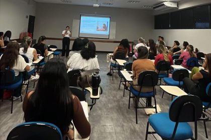 Prefeitura de Manaus capacita profissionais para atenção à saúde da primeira infância diante de riscos climáticos